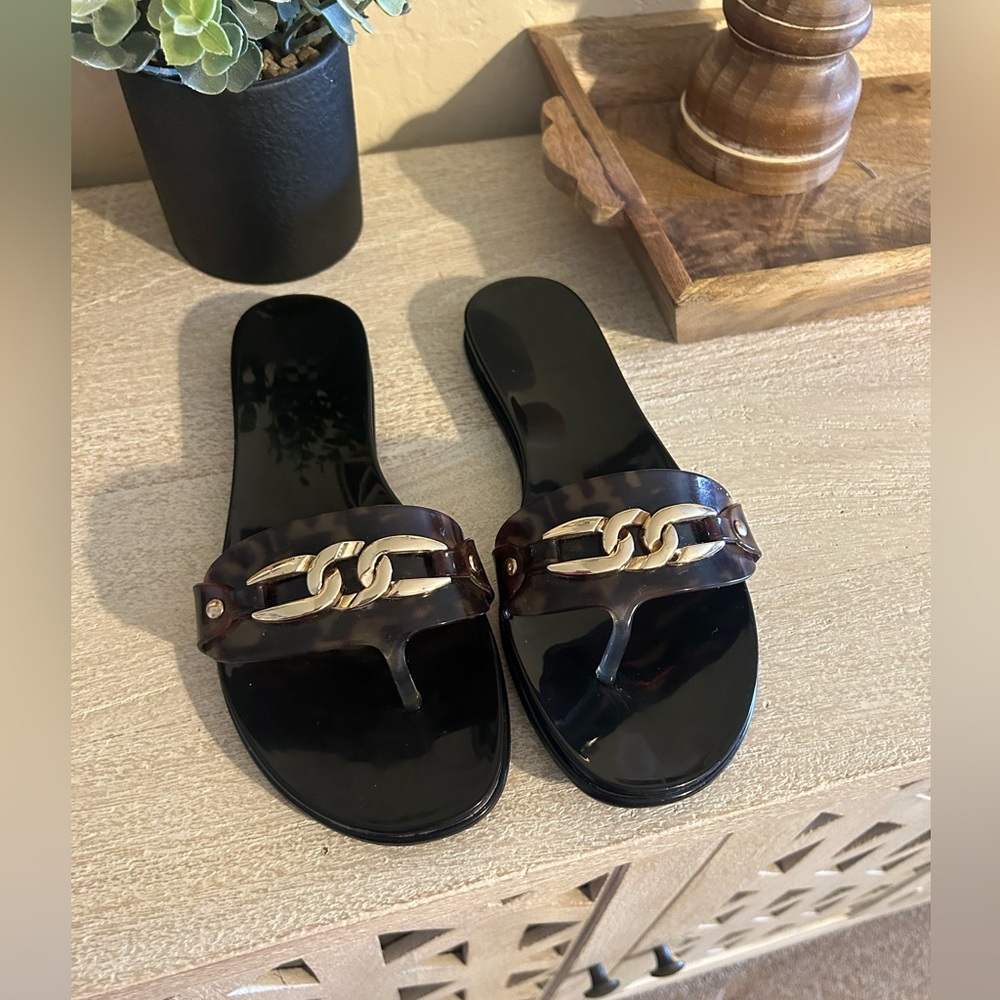 Vince Camuto Black and Brown Sandals